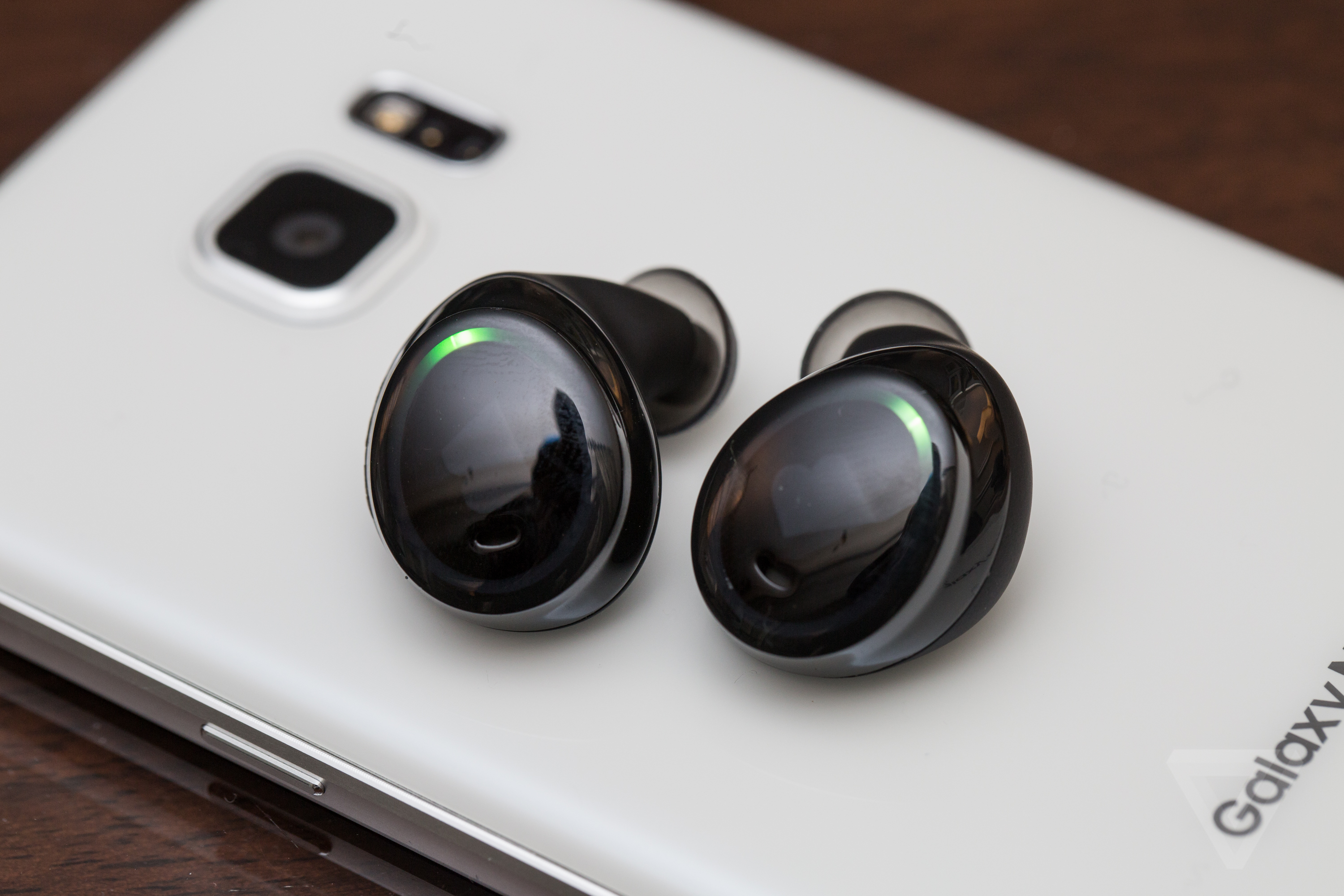 bragi-dash-wireless-earbuds-0236.0.jpg