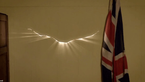 dwdalekcrack.gif