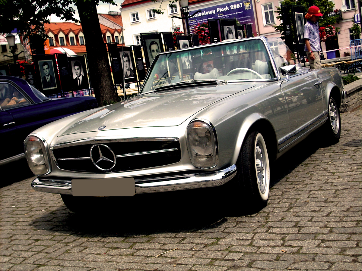 Mercedes-Benz_W113_%28front%29_1.JPG