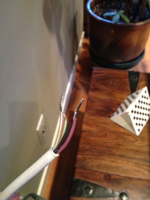 speaker%20wires.jpg