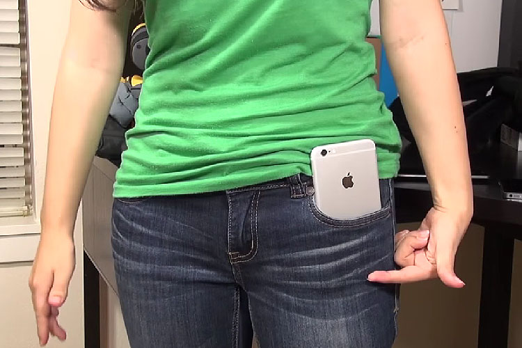 iPhone-6-in-womens-jeans-pocket-2.jpg