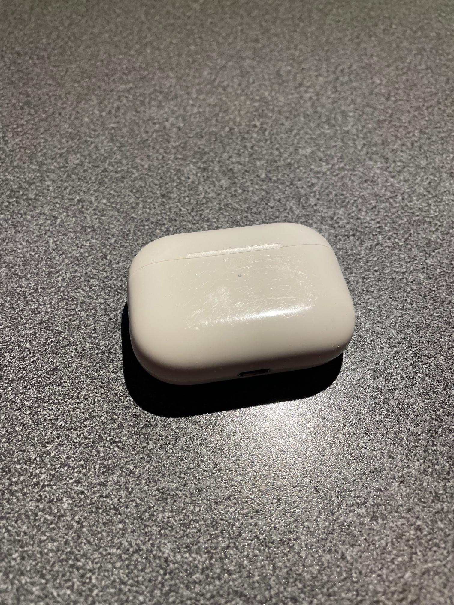 AirPod Pro 2 caseless