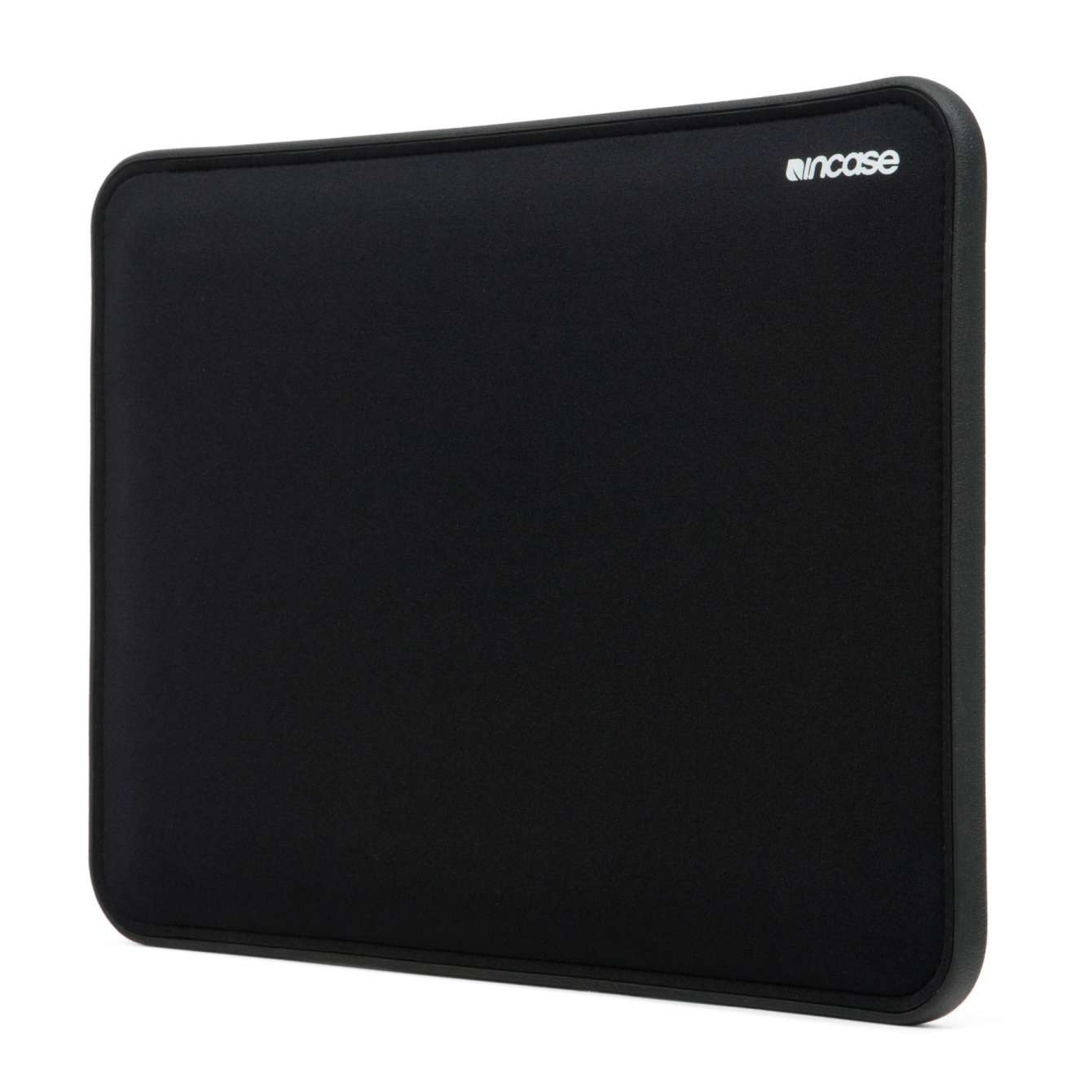 cl60518-mbp15-impct-blck-hero1-web_1.jpg
