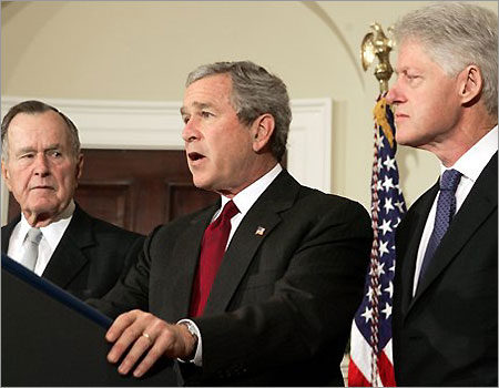 13bush_clinton_bush.jpg