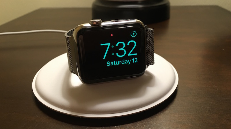 apple_watch_charging_dock.jpg