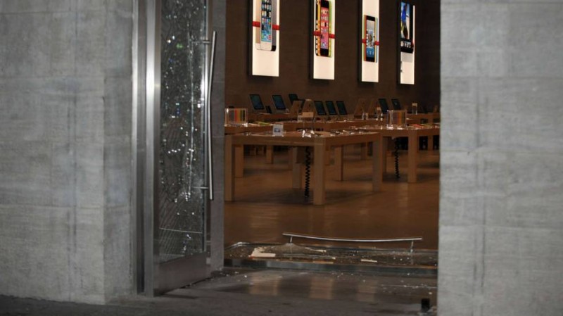 berlinapplestoresmashed1-800x449.jpg