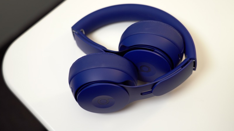 beats_solo_pro_hands_on_3.jpg