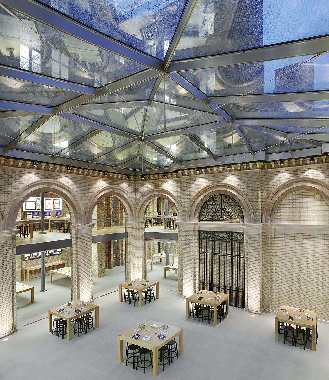 Apple_Covent_Garden_044.jpg