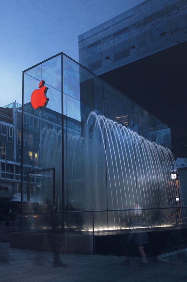 applestoreworldaidsday2.jpg