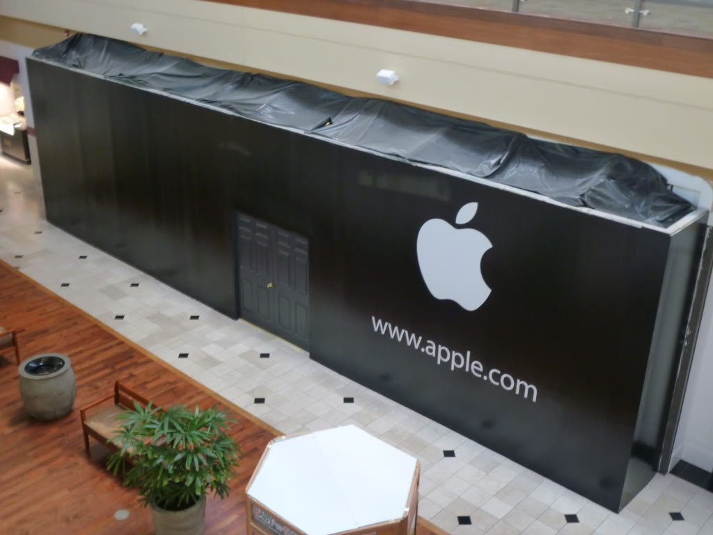 Haywood Mall - Apple Store - Apple