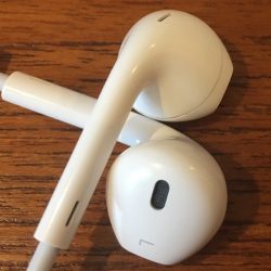 earpods_table-250x250.jpg