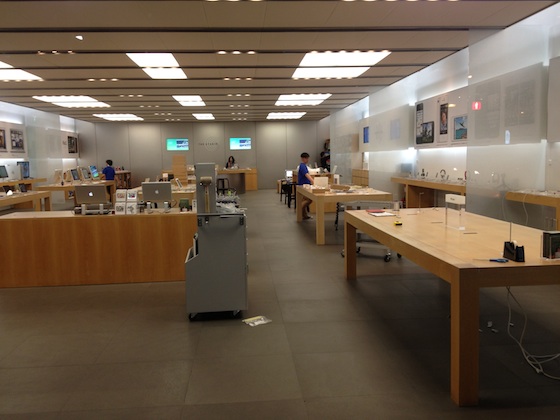 fukuoka_store_ipad_3_setup.jpg