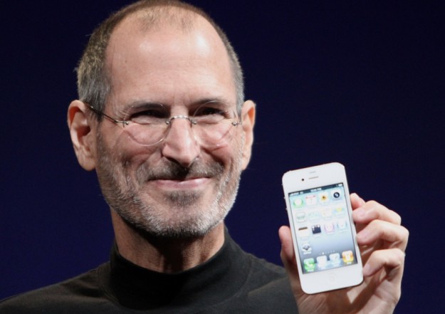 steve-jobs-iphone.jpg