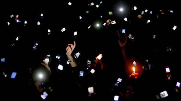 wireless-concert-smartphones.jpg