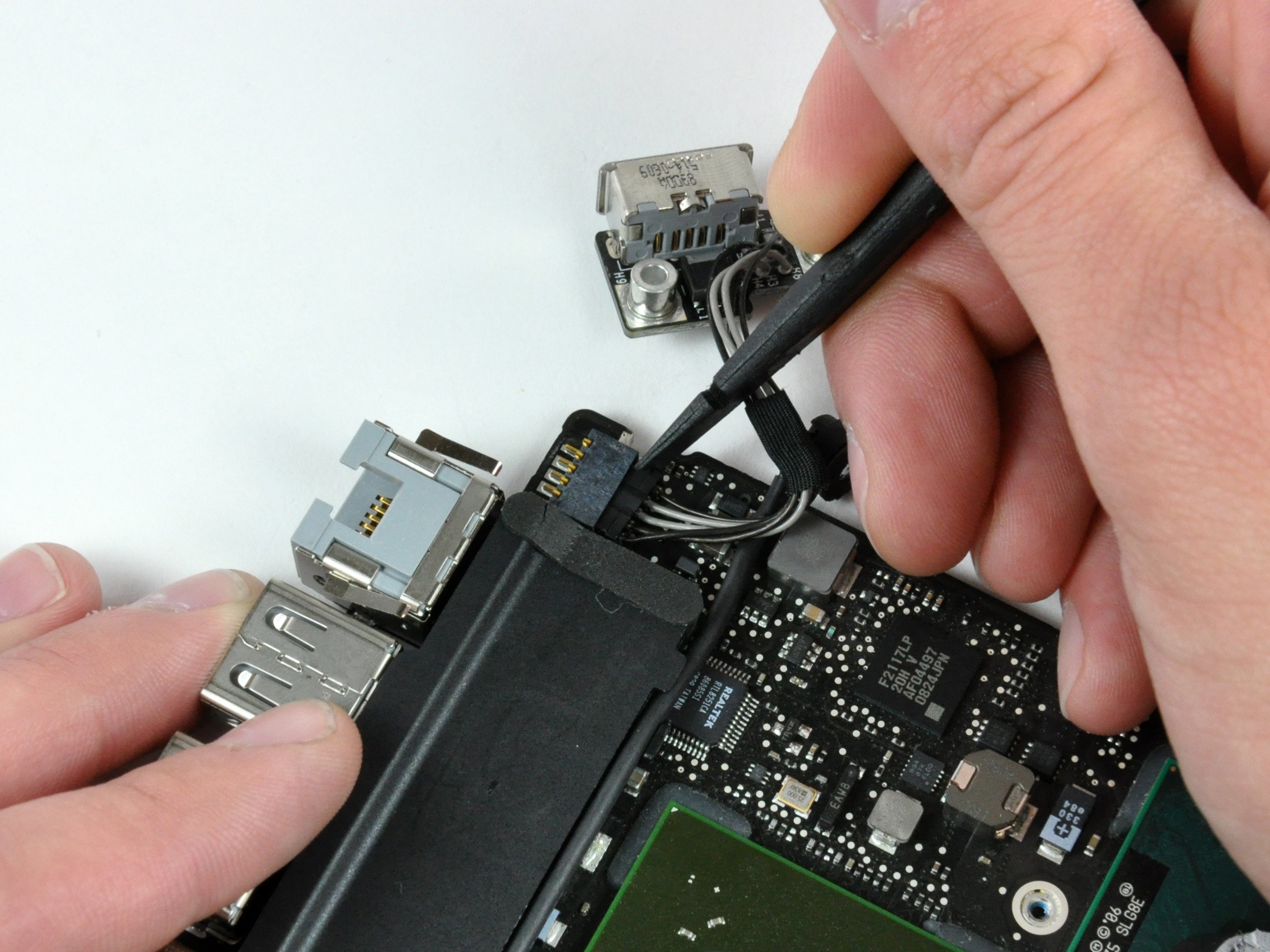 www.ifixit.com
