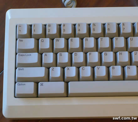 macPlus_keyboard.jpg