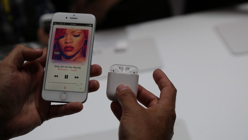 TC-airpods-1-800x453.jpg