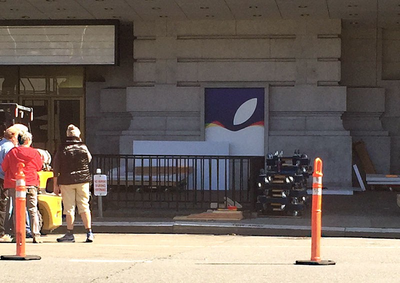 applelogobuilding-800x566.jpg