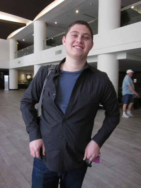 Mark-Gurman-image-001.png