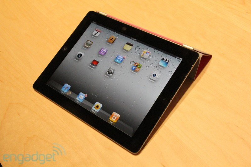 20110302-11282077-ipad-hands-img4792.jpg