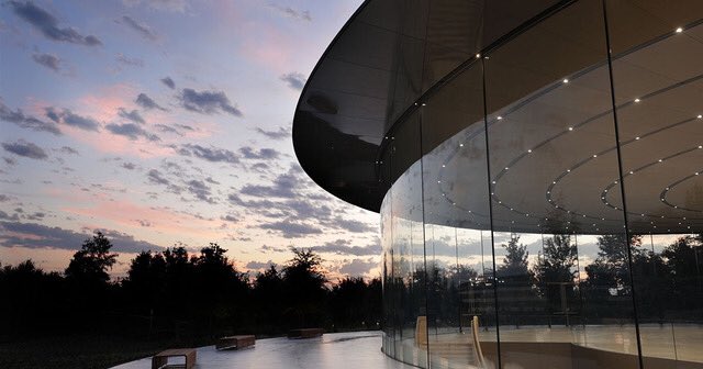 steve-jobs-theater-tim-cook.jpg