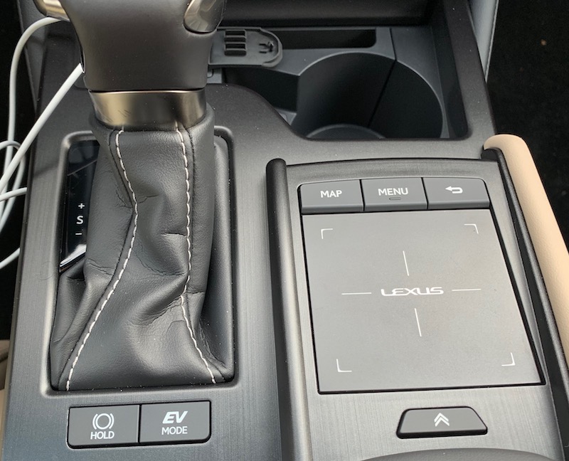 lexus_es_remote_touch.jpg