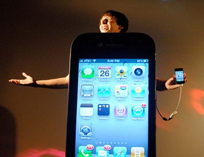 iphone-4-halloween-costume.jpg