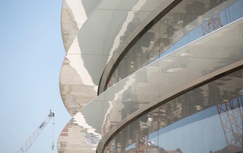 applecampuswindows-800x505.jpg