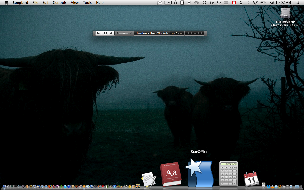Apirl_2009_Desktop_by_jawnx108.png