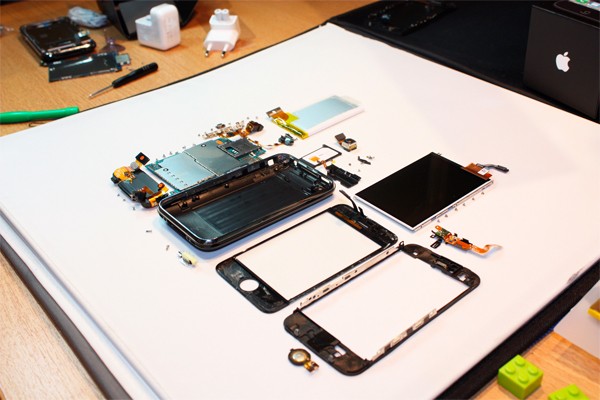3gs-teardown-rm-eng.jpg