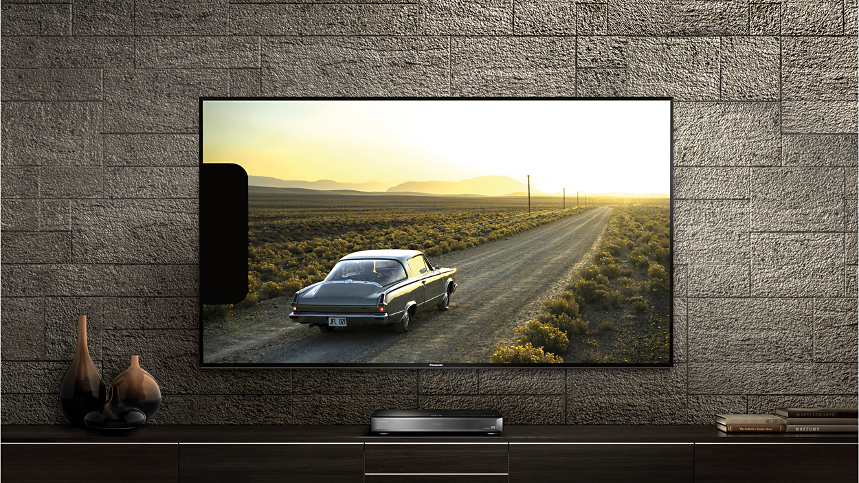 panasonic_tx-58dx902b_lifestyle.jpg