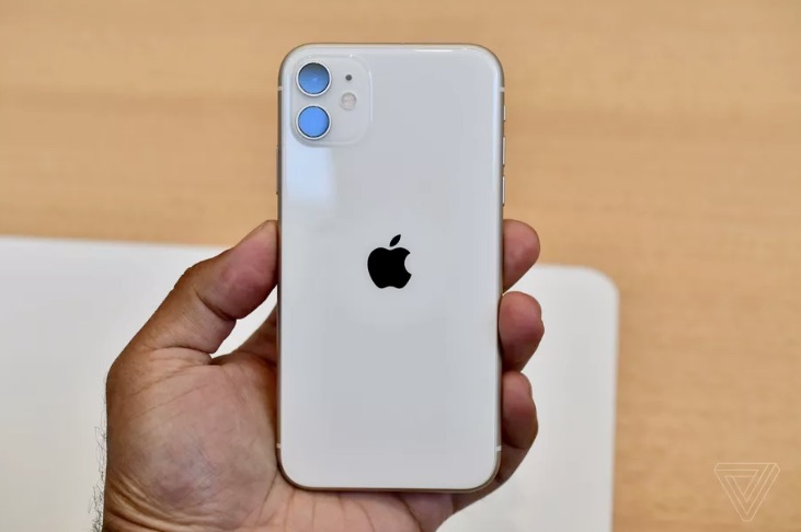 iphone-11-hands-on-1.jpg