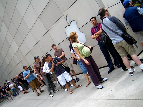 waiting_in_line2.jpg