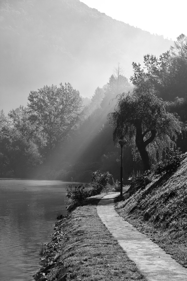 MostNaSociSunRays_POTD.jpg