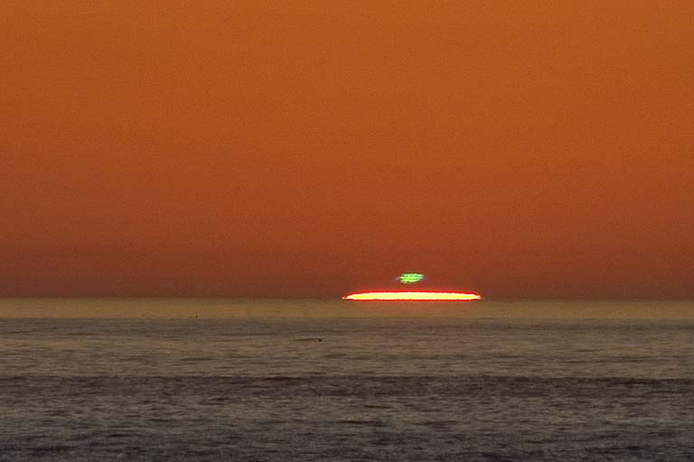 52487119.GreenFlash_512.jpg