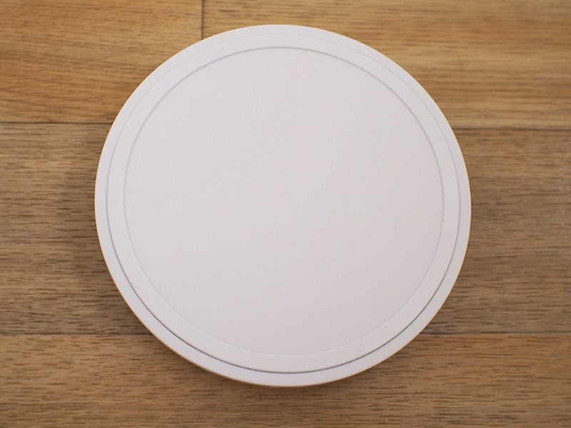 wirelesschargingpadcloseup-800x600.jpg