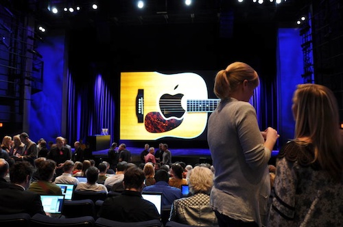 130032-ybca_sept_1_stage.jpg