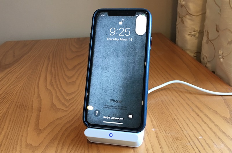 anker_powerwave_stand_phone.jpg