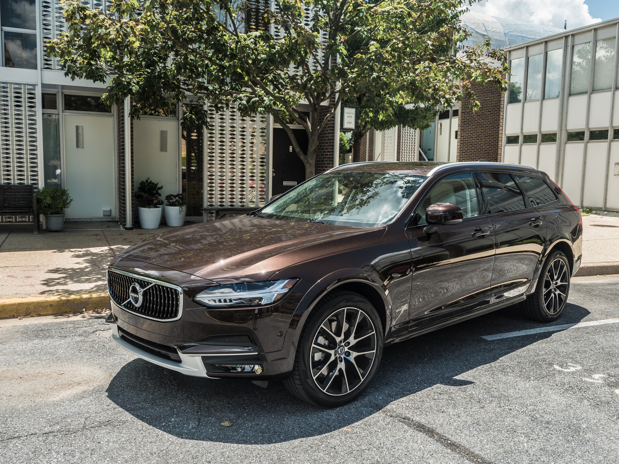 Volvo-V90-CC-1.jpg