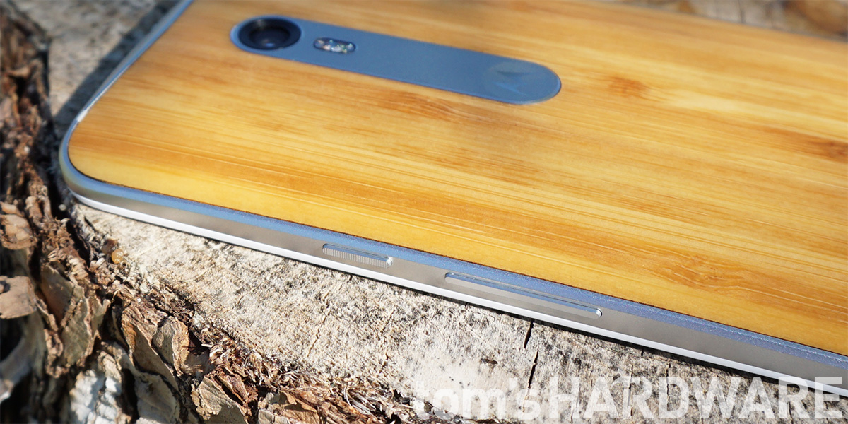 Moto_X_Pure-Detail-Side_Buttons.jpg