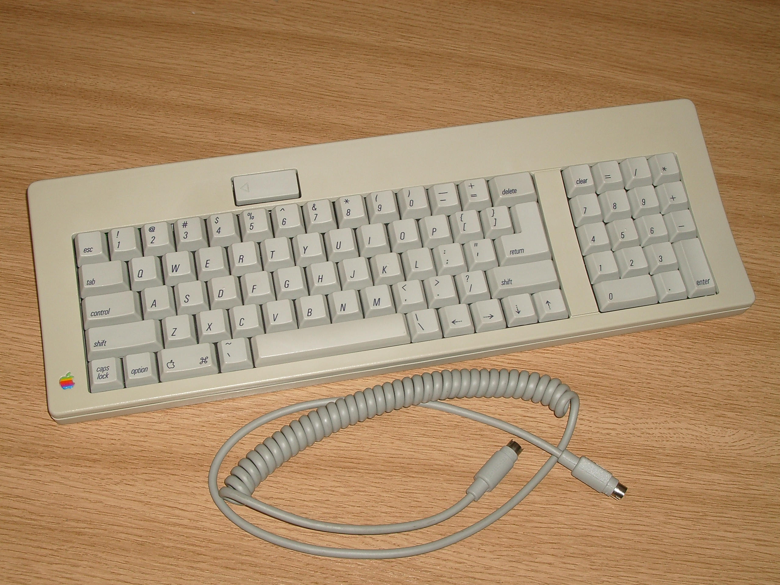 Apple_M0116_full.jpg