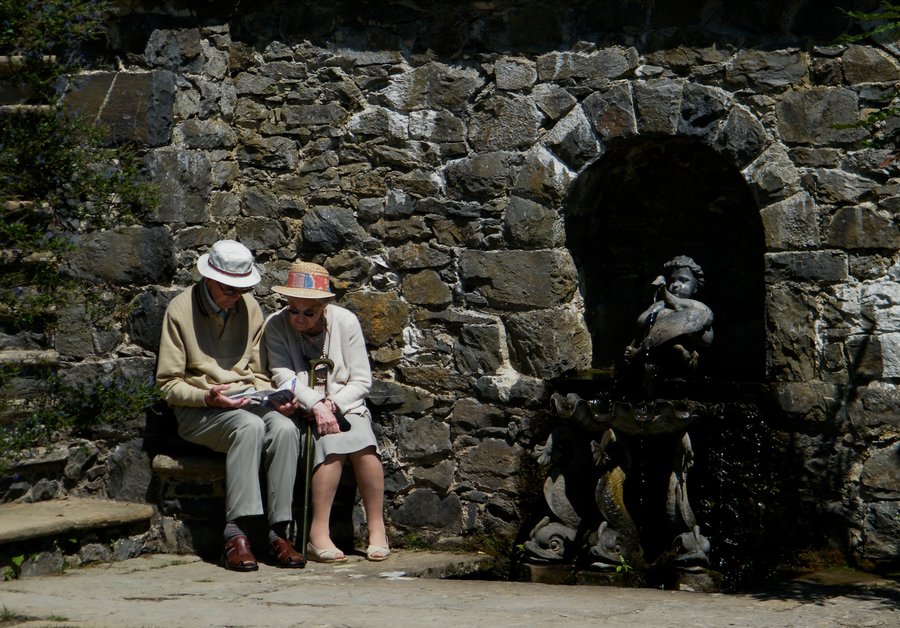 elderly_by_paulcockerill-d30900e.jpg