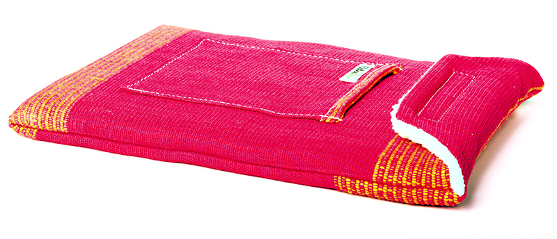 pink-macbook-sleeve-side-800.jpg