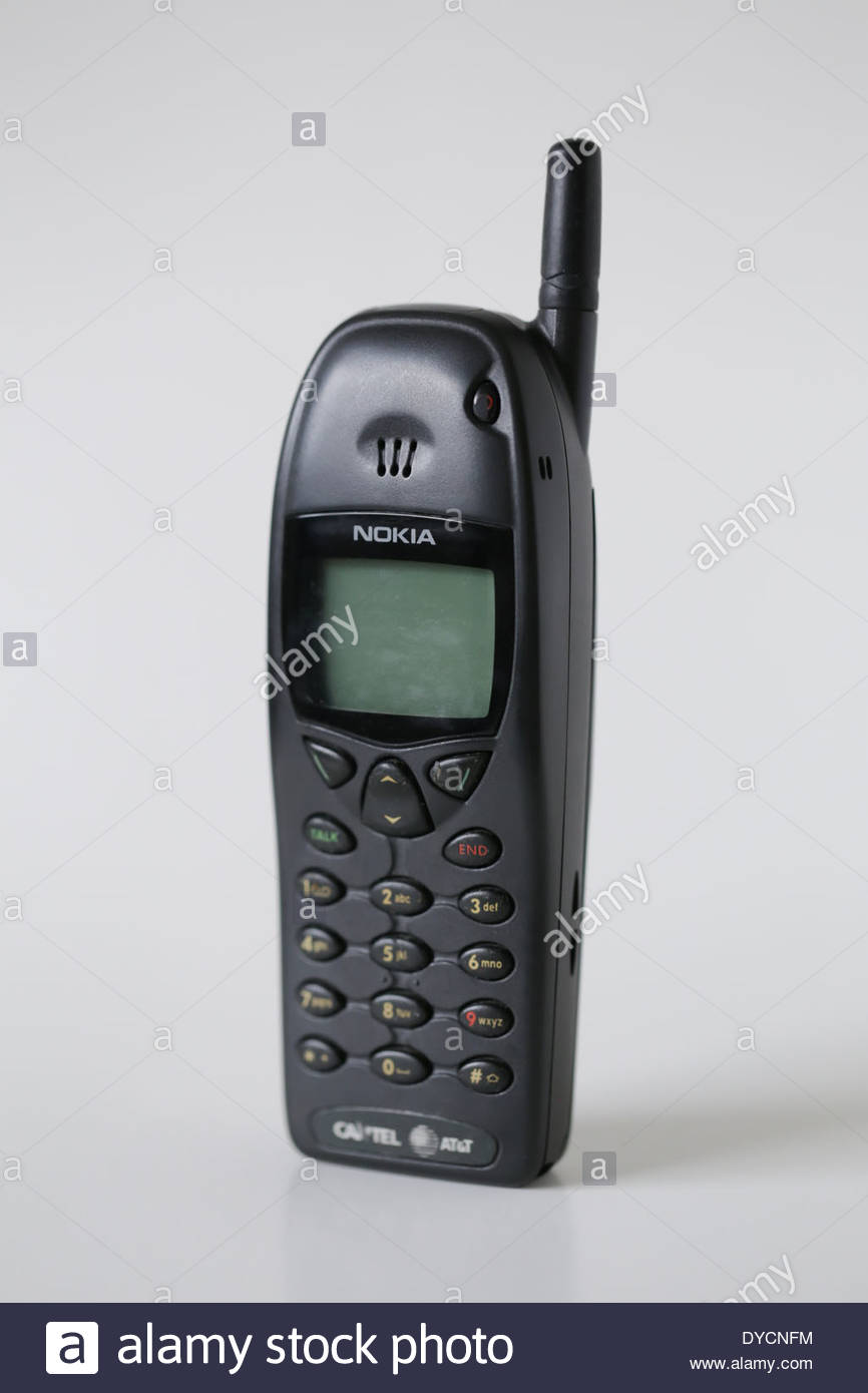 old-nokia-cell-phone-mobile-phone-DYCNFM.jpg
