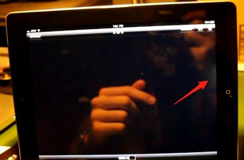 172144-ipad-2-backlight-bleeding_500.jpg
