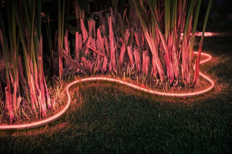 hue-lightstrip-outdoor-800x532.jpg