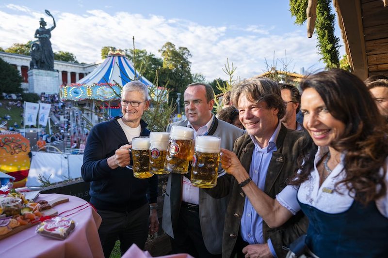 tim-cook-oktoberfest-germany.jpeg