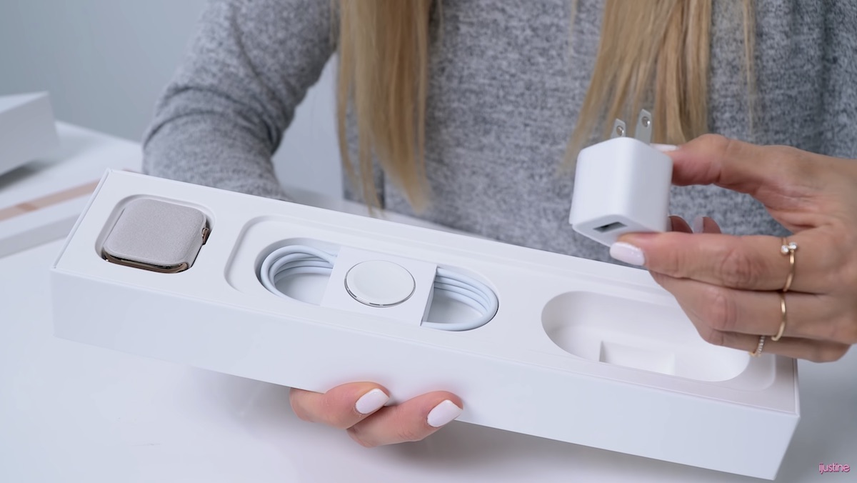 apple-watch-series-4-unboxing-ijustine.jpg