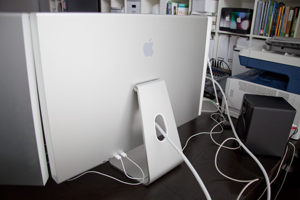 30-inch-cinemadisplay-apple-03.jpg