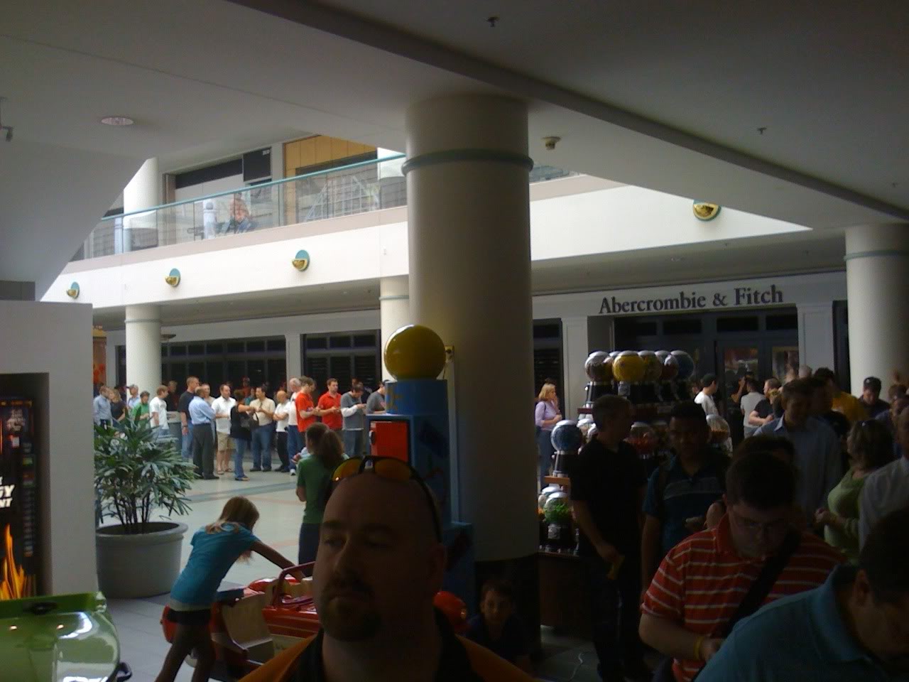 iPhone-4-launch-Southdale5.jpg